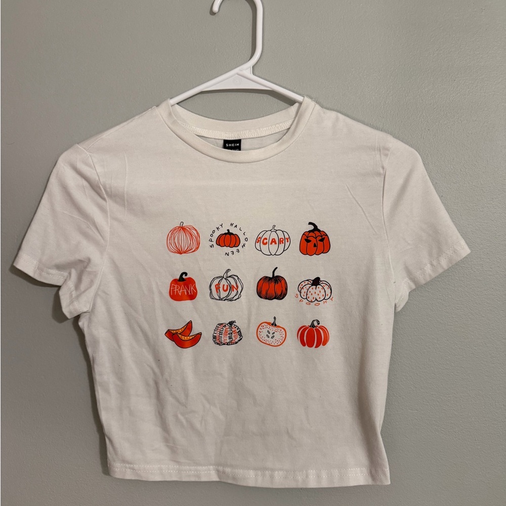 SHEIN White Crop Top with Orange Pumpkin Print